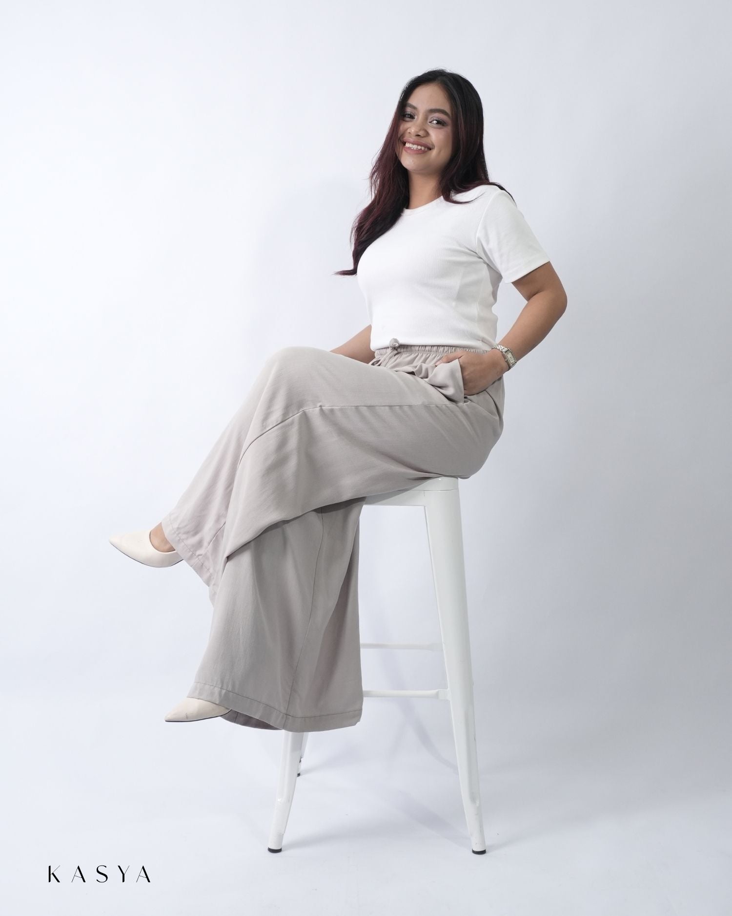 LP | Light Gray | Sitting